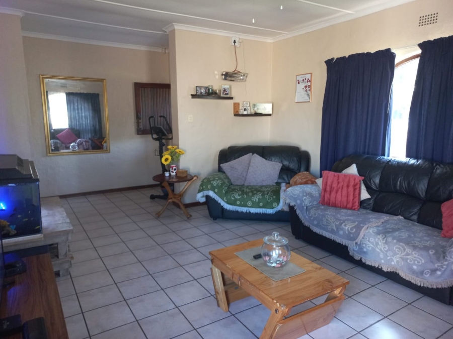 4 Bedroom Property for Sale in Denneoord Western Cape